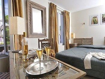 Logis Hotel Les Flots Bleus Beaulieu-sur-Dordogne Exterior foto