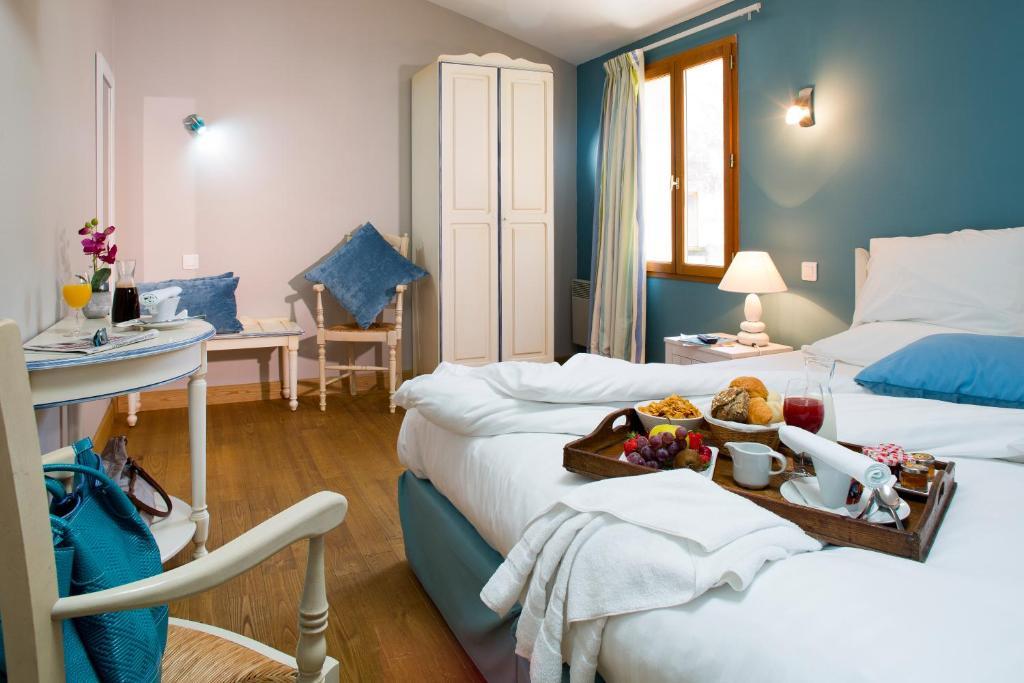 Logis Hotel Les Flots Bleus Beaulieu-sur-Dordogne Habitación foto